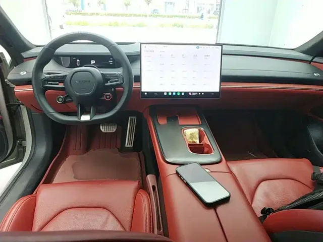 Xiaomi SU7 — Фото автомобиля 9
