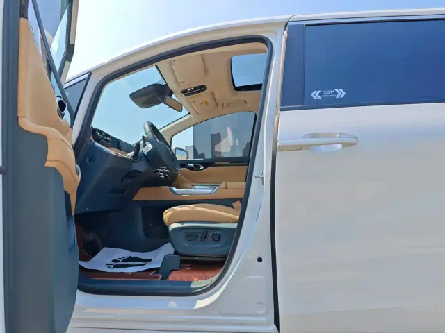 GAC Trumpchi E8 — Фото автомобиля 3