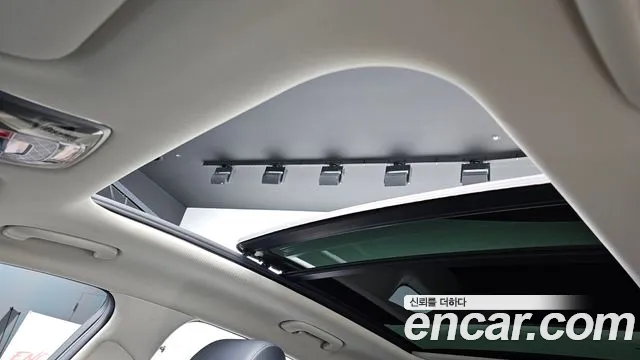 Genesis GV70 2.5T Бензин 2WD — Фото автомобиля 26