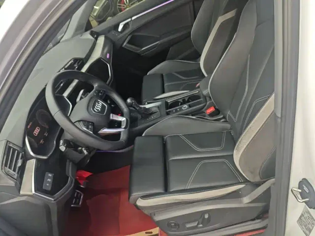 Audi Q3 — Фото автомобиля 14