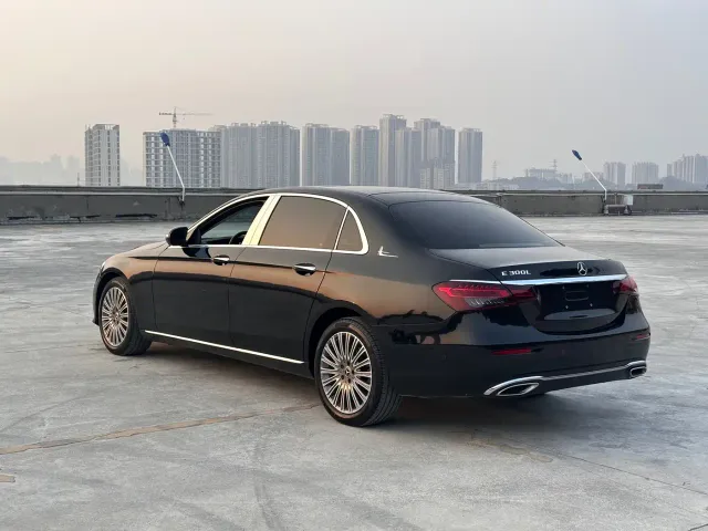 Mercedes-Benz E-Class — Фото автомобиля 9