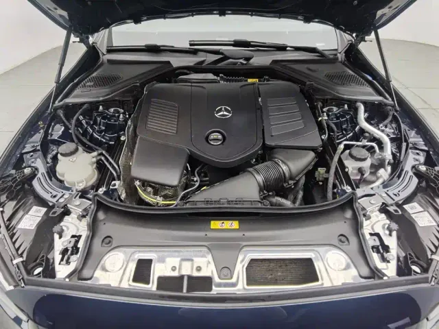 Mercedes-Benz E-Class — Фото автомобиля 6