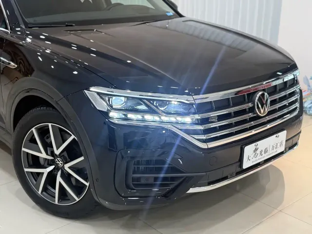 Volkswagen Touareg — Фото автомобиля 3