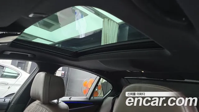 BMW 5 Series G30 — Фото автомобиля 23