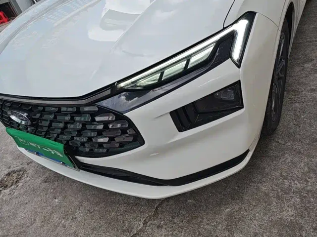 Ford Mondeo — Фото автомобиля 23