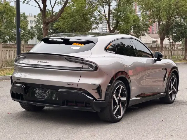 Xiaomi Auto Xiaomi YU7 2025 Extended Range AWD Pro — Фото автомобиля 6