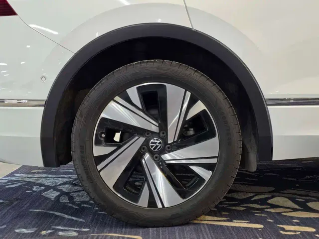 Volkswagen Tiguan L — Фото автомобиля 5