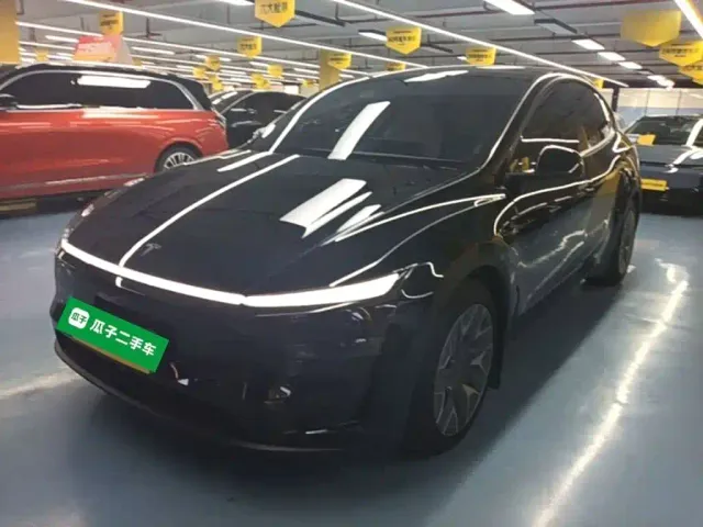 Фотография автомобиля — Tesla Model Y L