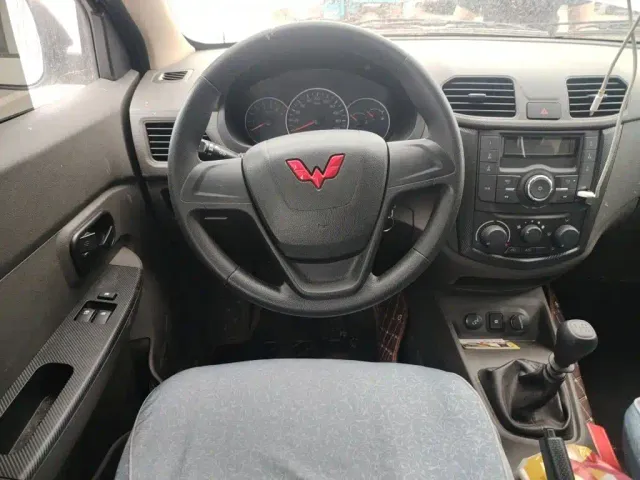 Wuling Hongguang — Фото автомобиля 6