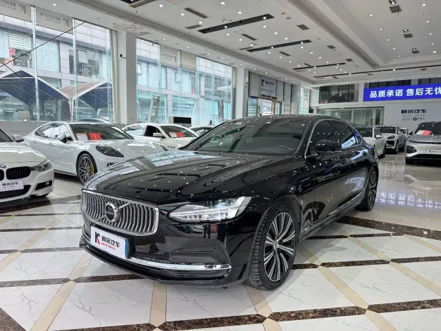 Volvo S90 — Фото автомобиля 2