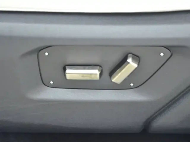 iCAR V23 — Фото автомобиля 6