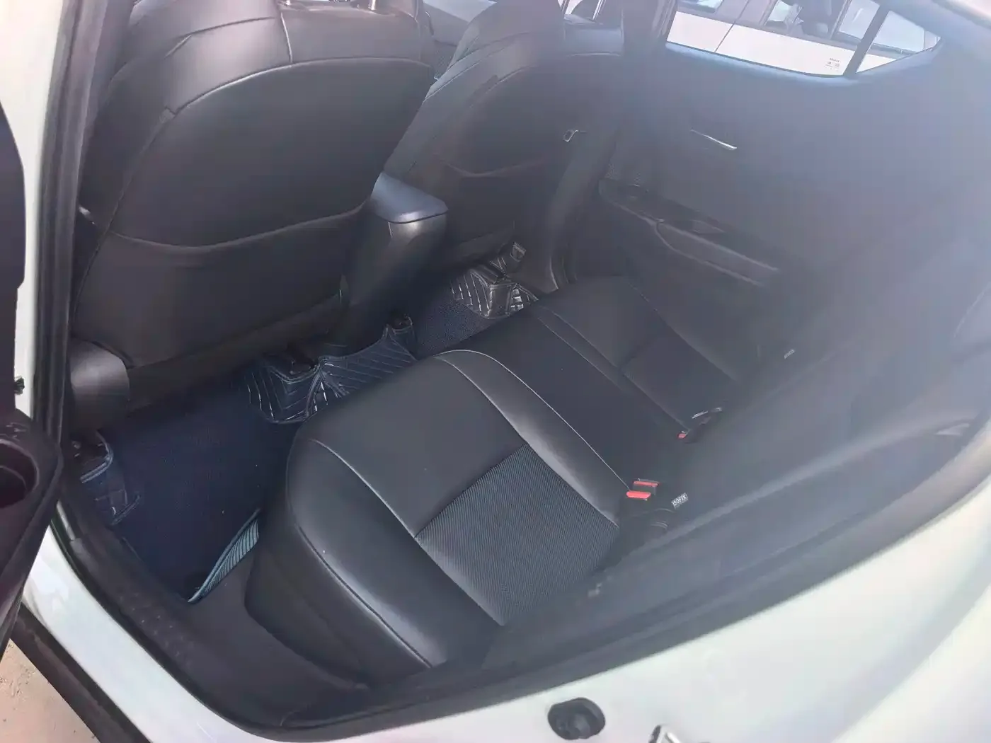 Toyota Toyota C-HR 2022 2.0L Leading Edition — Фото автомобиля 14