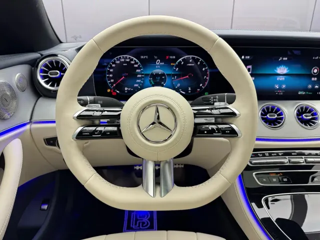 Mercedes-Benz E-Class — Фото автомобиля 6