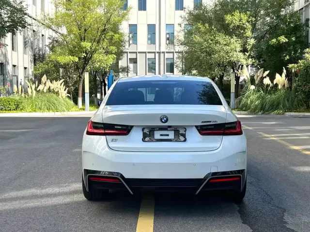 BMW i3 — Фото автомобиля 8