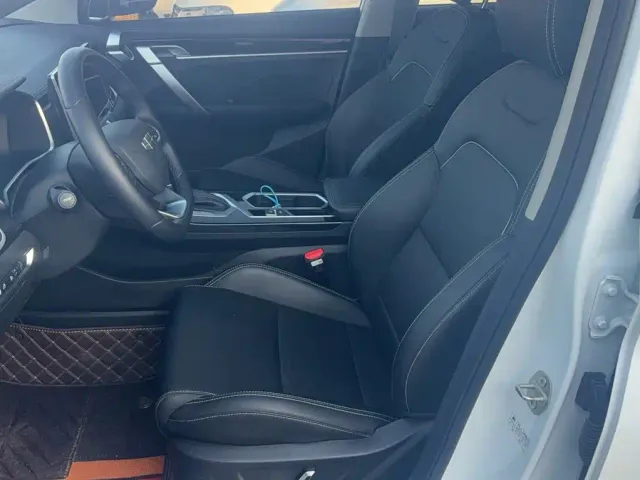 Geely Binyue — Фото автомобиля 8