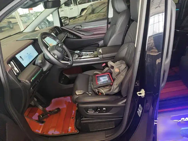 GAC Trumpchi M8 — Фото автомобиля 14