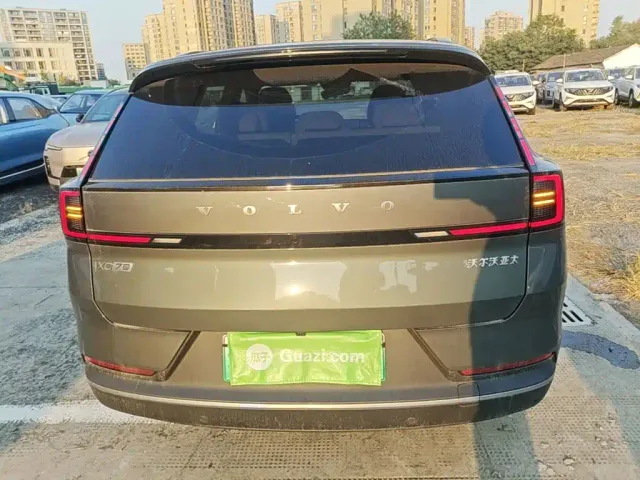 Volvo XC70 Plug-in Hybrid — Фото автомобиля 5