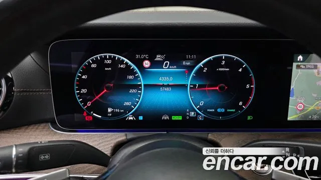 Mercedes-Benz E-Class — Фото автомобиля 6