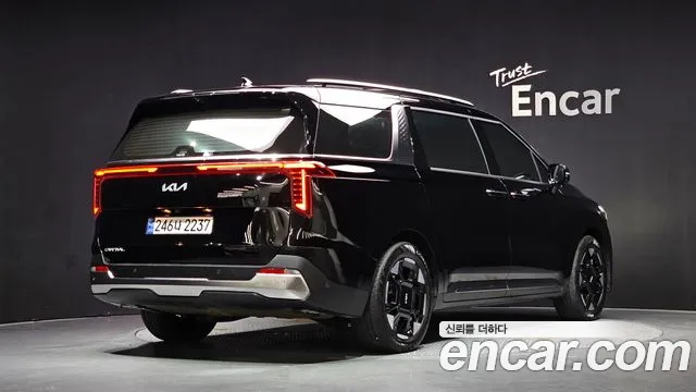 Kia Carnival Generation 4 — Фото автомобиля 2