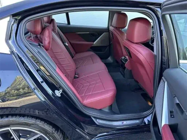 BMW i5 — Фото автомобиля 11