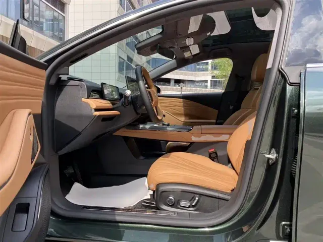 Geely Galaxy Xingyao 8 — Фото автомобиля 14