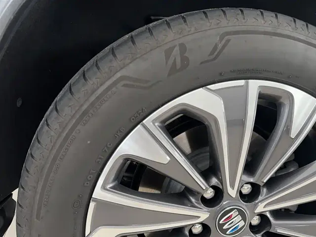 Buick Envision Plus — Фото автомобиля 10