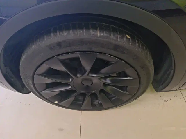 Tesla Model Y — Фото автомобиля 22