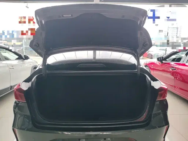 Changan Eado — Фото автомобиля 18
