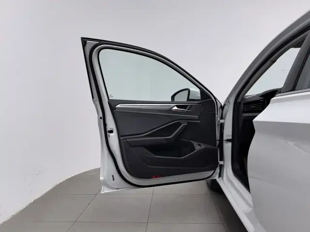 Volkswagen Sagitar — Фото автомобиля 8