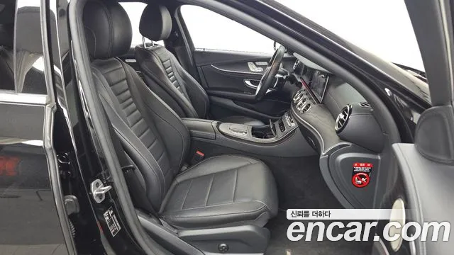 Mercedes-Benz E-Class — Фото автомобиля 11