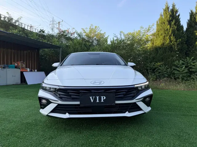 Hyundai Elantra — Фото автомобиля 2