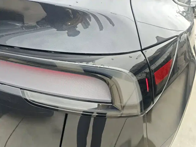 Tesla Model Y — Фото автомобиля 7