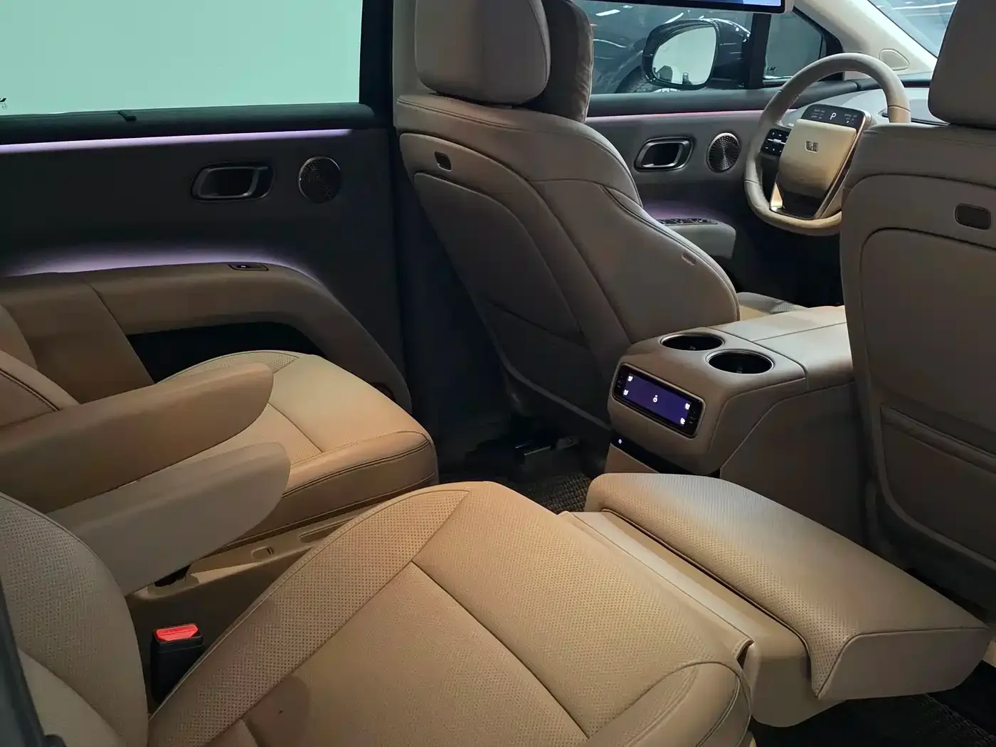 Li Auto Li i8 2025 Standard Edition — Фото автомобиля 3