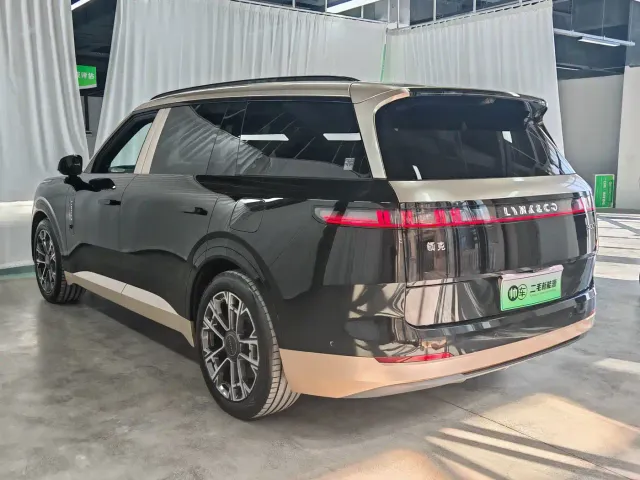 Lynk & Co 900 — Фото автомобиля 4