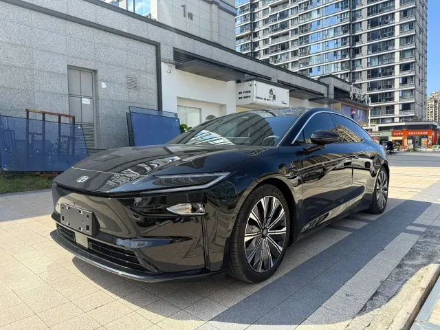 Фотография автомобиля — Toyota BoZhi 7