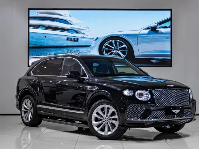 Bentley Bentayga — Фото автомобиля 3