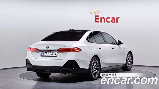 BMW 5-Series — Фото автомобиля 2