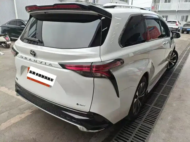 Toyota Granvia — Фото автомобиля 6