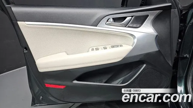 Genesis G70 — Фото автомобиля 24