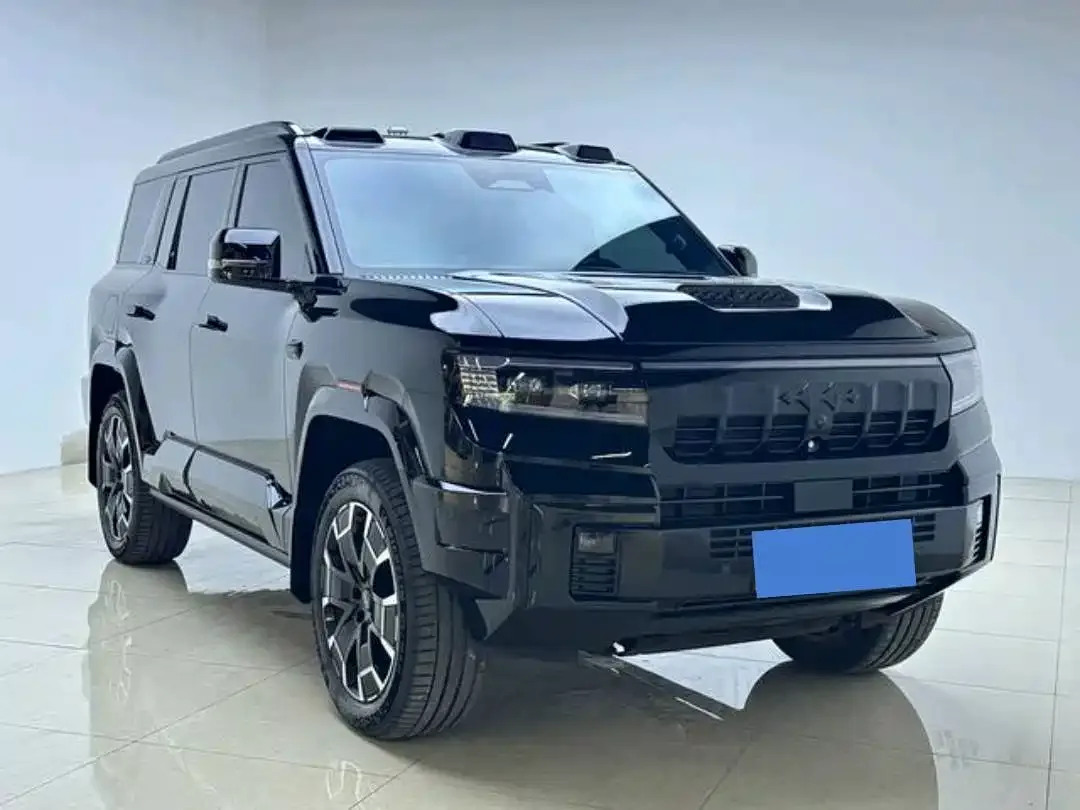 Fang Cheng Bao Leopard 8 2025 Zhiyong Flagship Drone Edition 6-Seater — Фото автомобиля 2