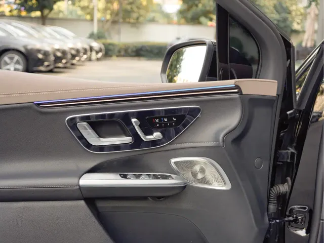 Mercedes-Benz EQE SUV — Фото автомобиля 13