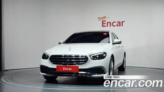 Mercedes-Benz E-Class — Фото автомобиля 2
