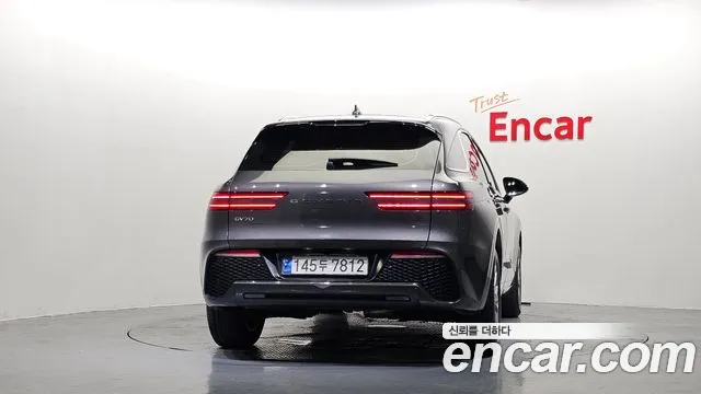 Genesis GV70 — Фото автомобиля 4