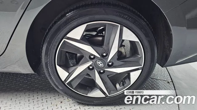 Hyundai Avante CN7 — Фото автомобиля 20