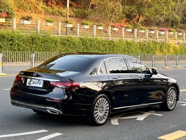 Mercedes-Benz E-Class — Фото автомобиля 7
