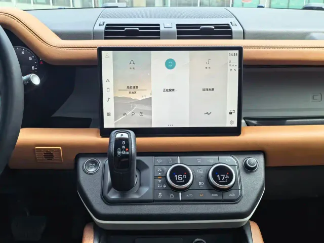 Land Rover Defender — Фото автомобиля 6