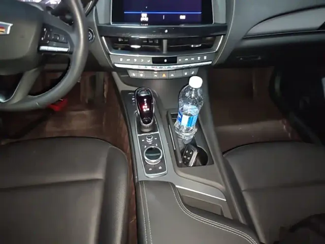 Cadillac CT5 — Фото автомобиля 13