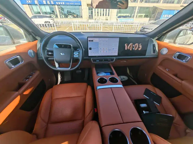 Li Auto L9 — Фото автомобиля 7