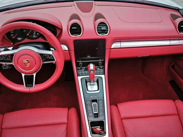 Porsche 718 — Фото автомобиля 10