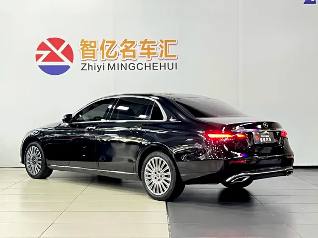 Mercedes-Benz E-Class — Фото автомобиля 5